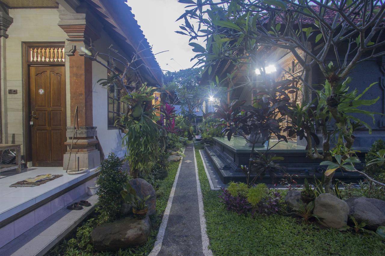 Hotel Nang Ade House Ubud Esterno foto